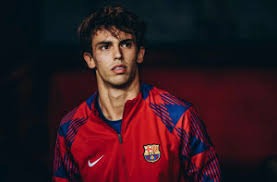 赌场里的“年龄层”分布：为什么老年人更容易沉溺于老虎机？（从年龄分布看赌场：老年人为何更易沉迷老虎机？）